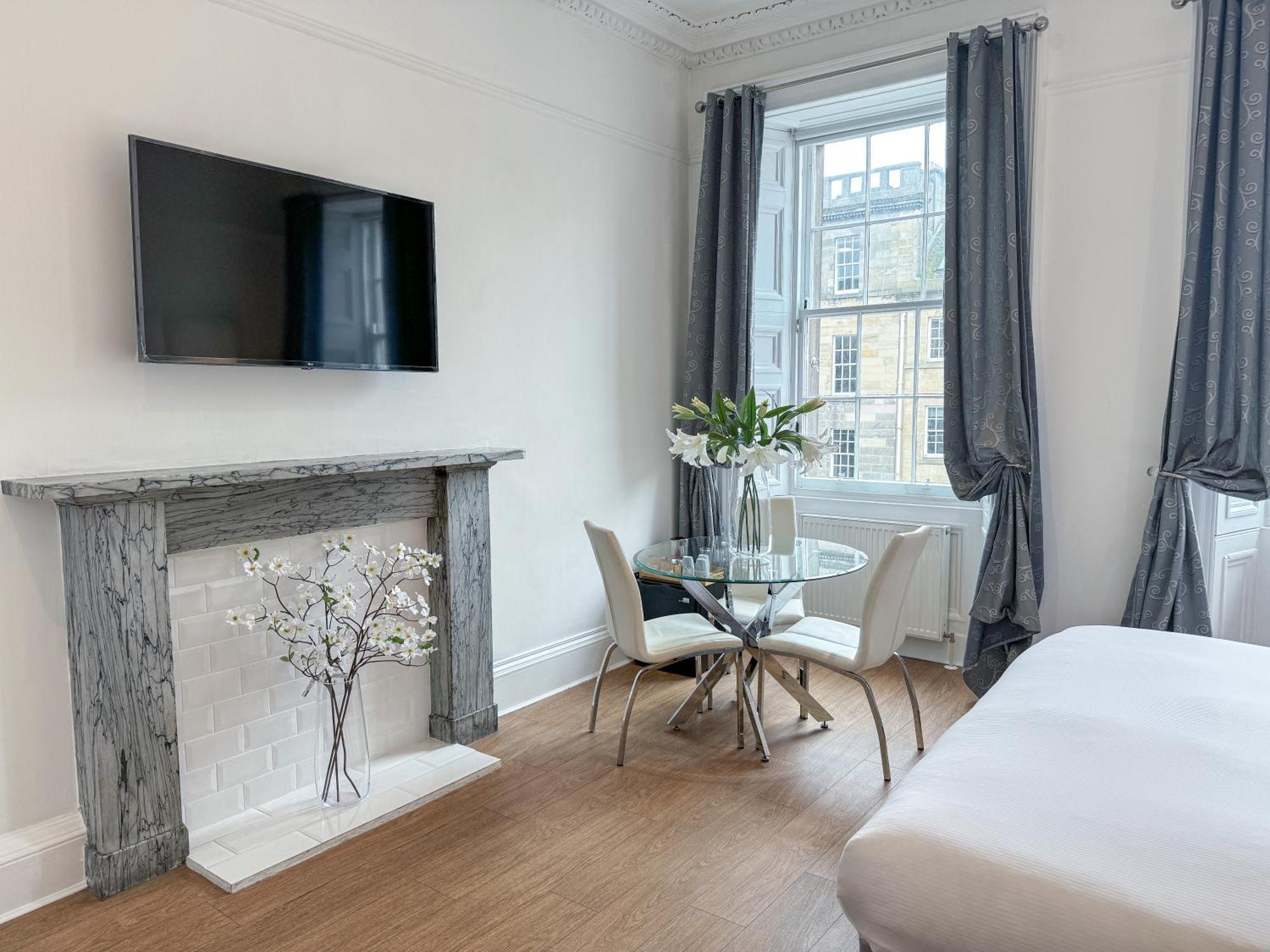 Hanover 71 Suites Edinburgh Bagian luar foto