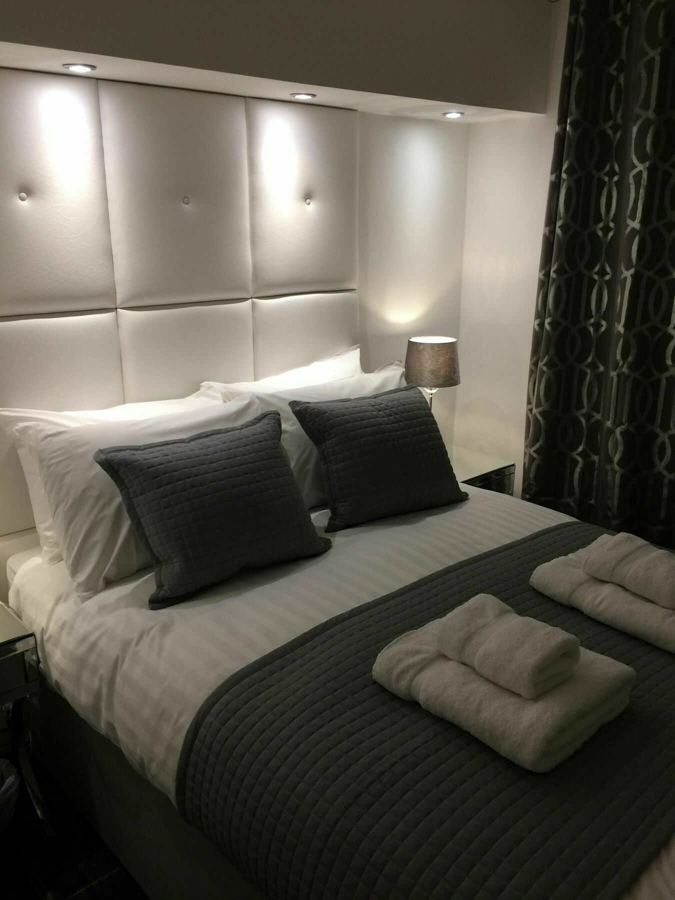 Hanover 71 Suites Edinburgh Bagian luar foto